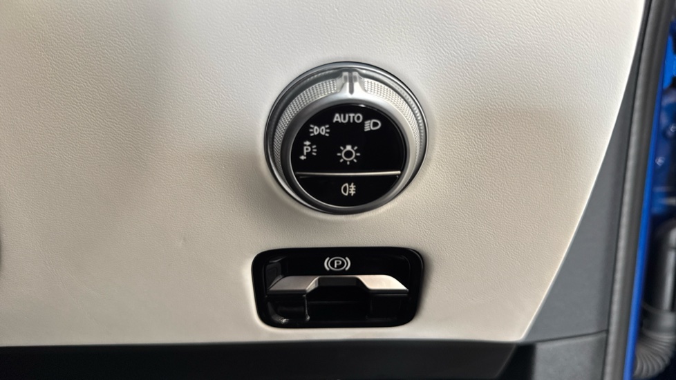 Mercedes-AMG Mercedes-AMG GT GT 63 4Matic+ Premium Plus 2dr Auto Petrol Coupe - Image 25