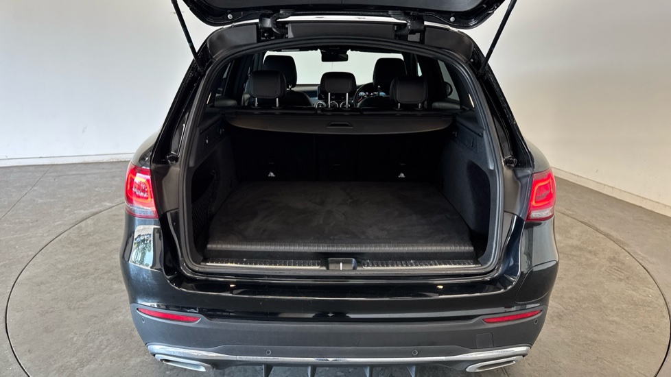 Mercedes-Benz GLC 300de 4Matic AMG Line Premium 5dr 9G-Tronic Estate - Image 4