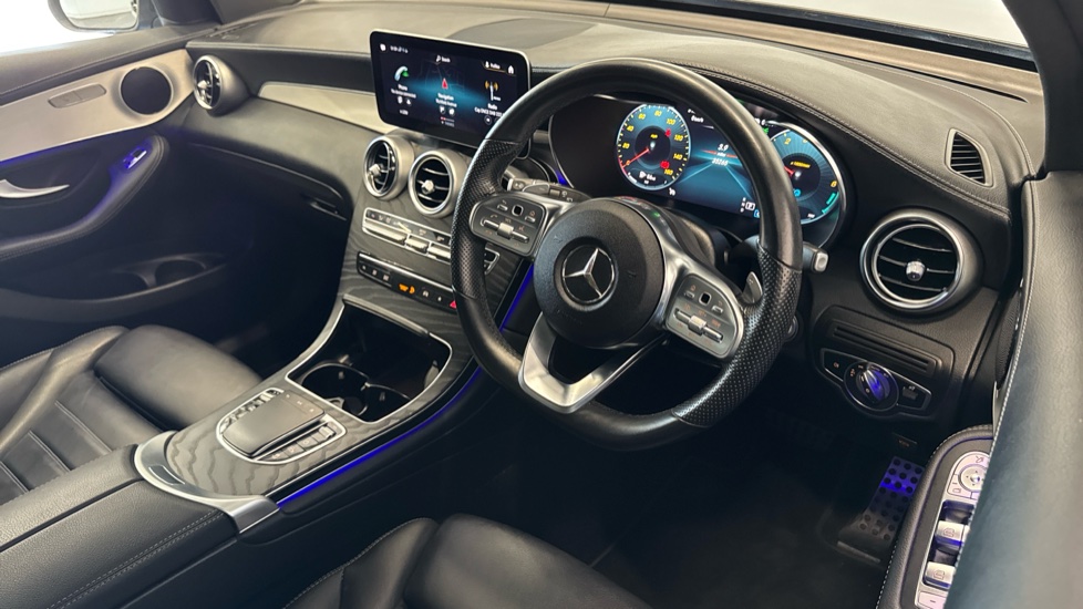 Mercedes-Benz GLC 300de 4Matic AMG Line Premium 5dr 9G-Tronic Estate - Image 11