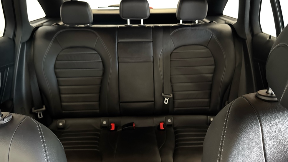 Mercedes-Benz GLC 300de 4Matic AMG Line Premium 5dr 9G-Tronic Estate - Image 15