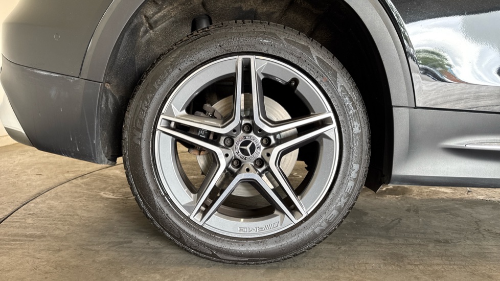 Mercedes-Benz GLB 220d 4Matic AMG Line Premium 5dr 8G-Tronic Diesel Estate - Image 7