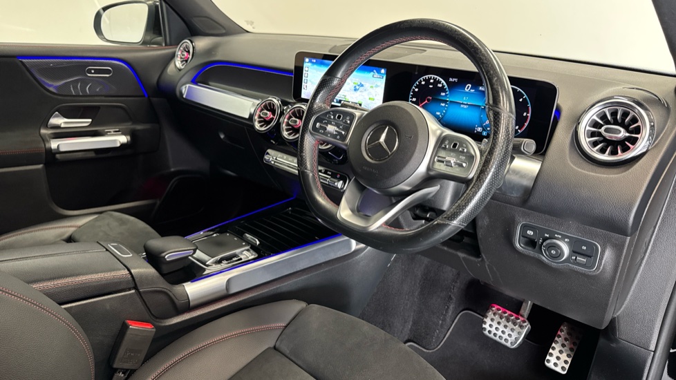 Mercedes-Benz GLB 220d 4Matic AMG Line Premium 5dr 8G-Tronic Diesel Estate - Image 11