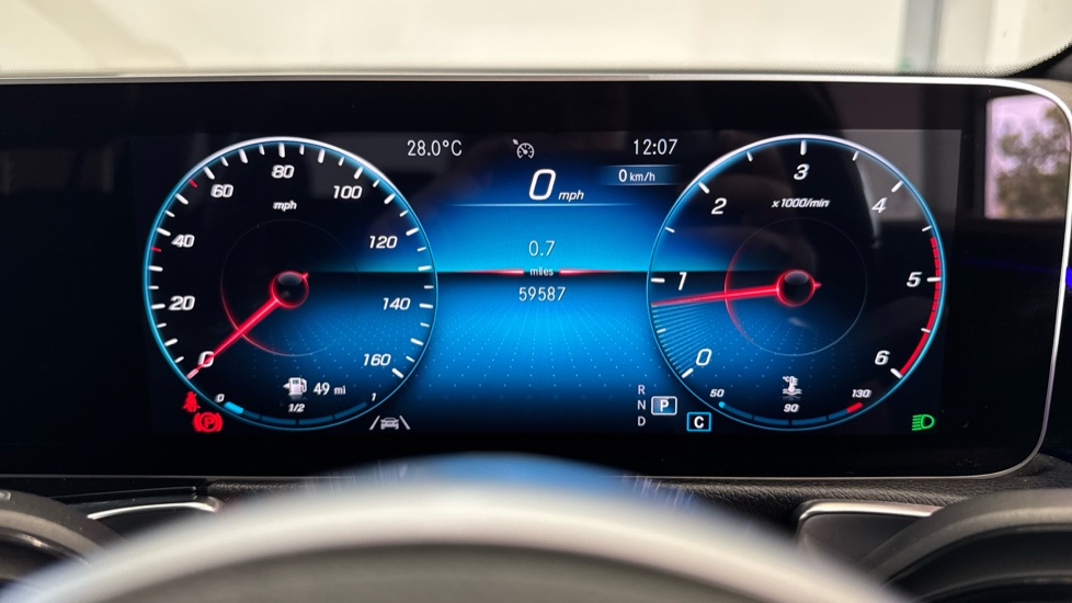 Mercedes-Benz GLB 220d 4Matic AMG Line Premium 5dr 8G-Tronic Diesel Estate - Image 18