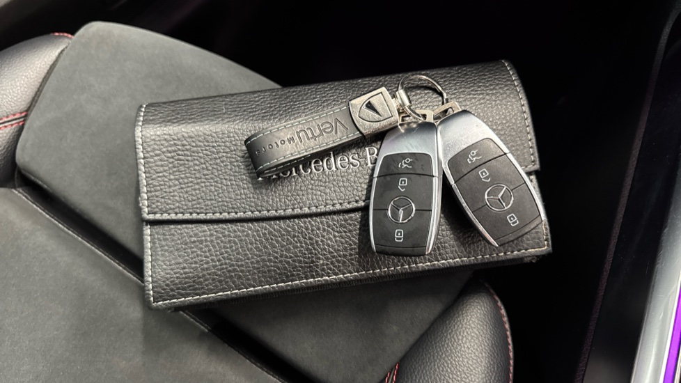 Mercedes-Benz GLB 220d 4Matic AMG Line Premium 5dr 8G-Tronic Diesel Estate - Image 19