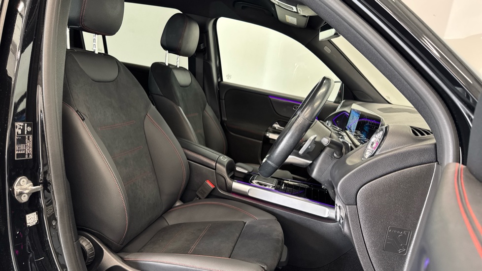 Mercedes-Benz GLB 220d 4Matic AMG Line Premium 5dr 8G-Tronic Diesel Estate - Image 28