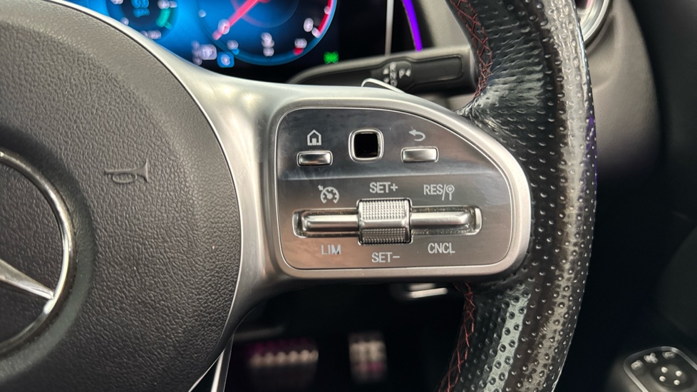 Mercedes-Benz GLB 220d 4Matic AMG Line Premium 5dr 8G-Tronic Diesel Estate - Image 31