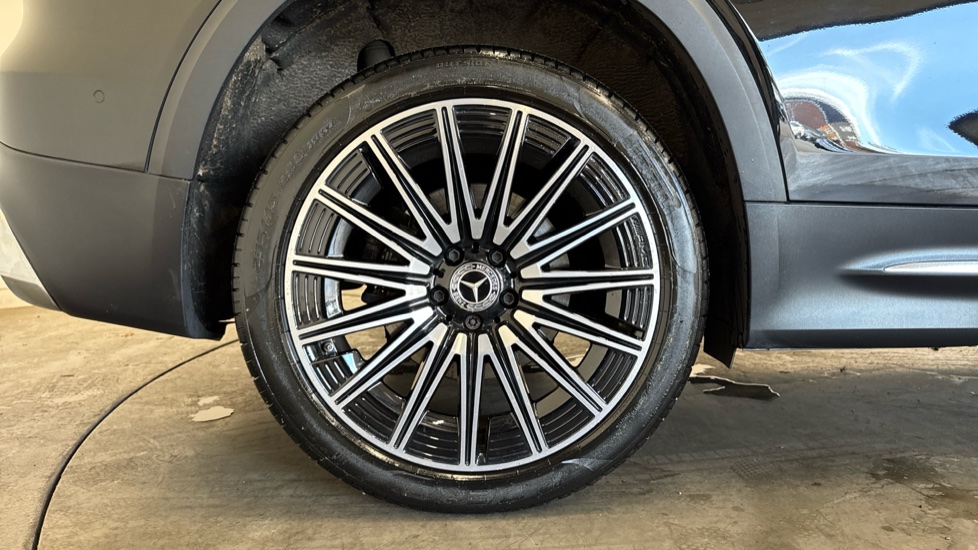 Mercedes-Benz GLB 200 AMG Line Premium Plus 5dr 7G-Tronic Petrol Estate - Image 7
