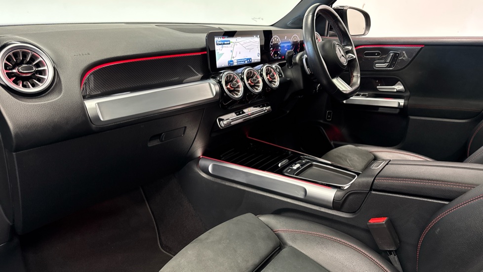 Mercedes-Benz GLB 200 AMG Line Premium Plus 5dr 7G-Tronic Petrol Estate - Image 9