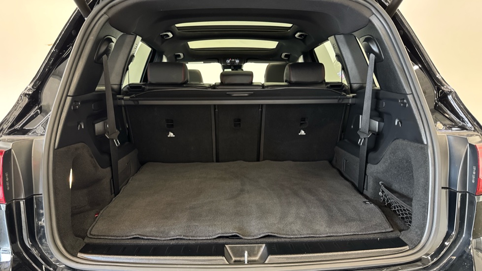 Mercedes-Benz GLB 200 AMG Line Premium Plus 5dr 7G-Tronic Petrol Estate - Image 17