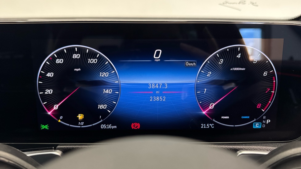Mercedes-Benz GLB 200 AMG Line Premium Plus 5dr 7G-Tronic Petrol Estate - Image 18