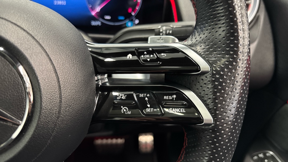 Mercedes-Benz GLB 200 AMG Line Premium Plus 5dr 7G-Tronic Petrol Estate - Image 31