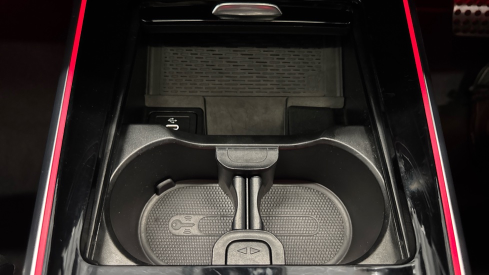 Mercedes-Benz GLB 200 AMG Line Premium Plus 5dr 7G-Tronic Petrol Estate - Image 35