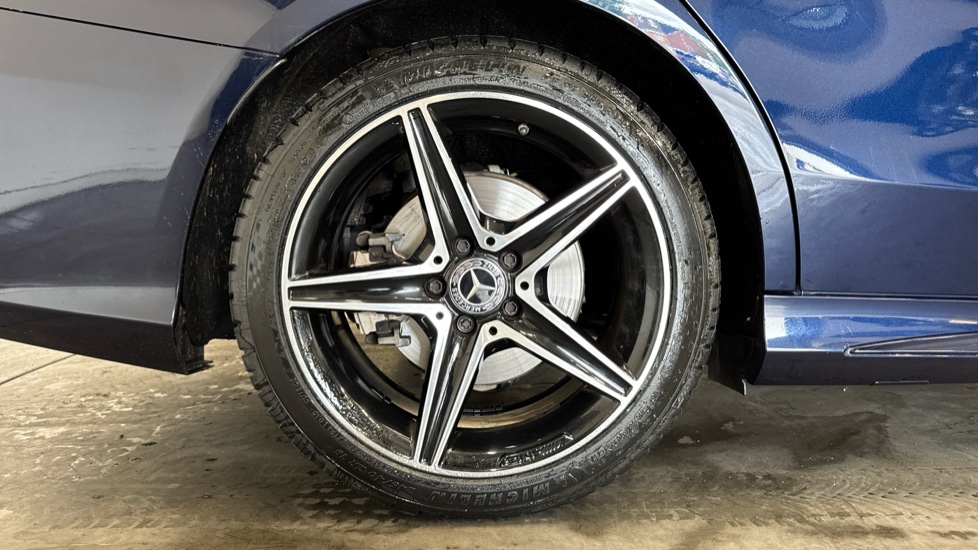 Mercedes-Benz C-Class C250d AMG Line Premium Plus 5dr 9G-Tronic Diesel Estate - Image 7