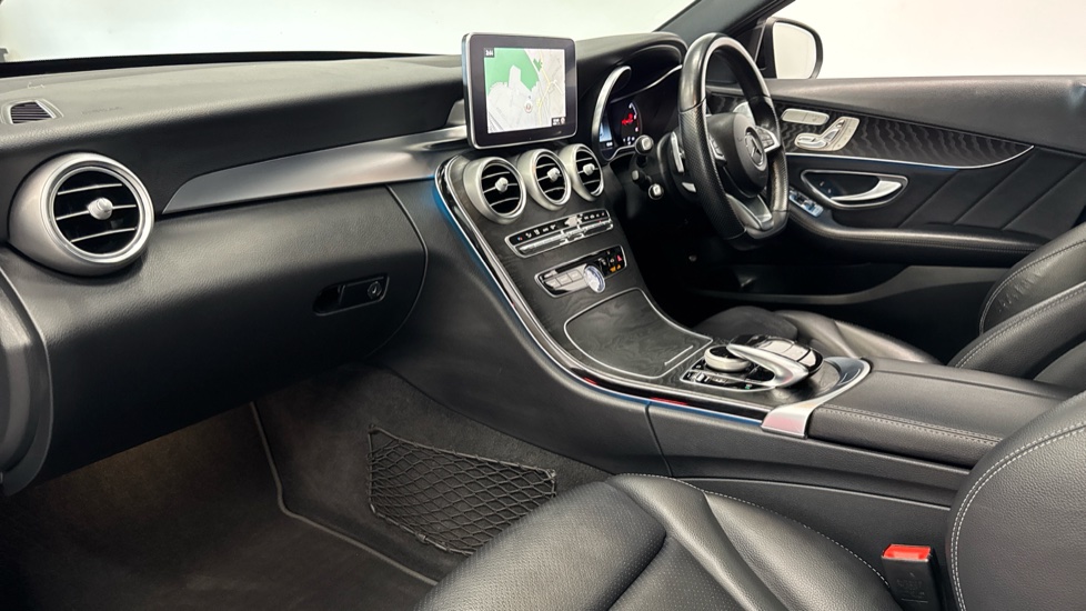 Mercedes-Benz C-Class C250d AMG Line Premium Plus 5dr 9G-Tronic Diesel Estate - Image 9