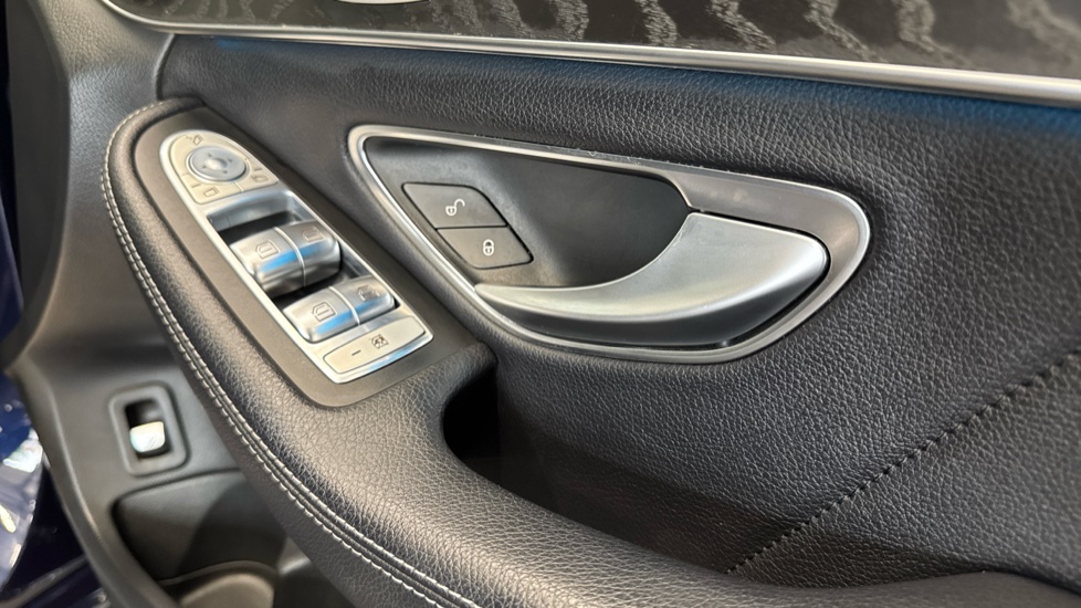 Mercedes-Benz C-Class C250d AMG Line Premium Plus 5dr 9G-Tronic Diesel Estate - Image 27