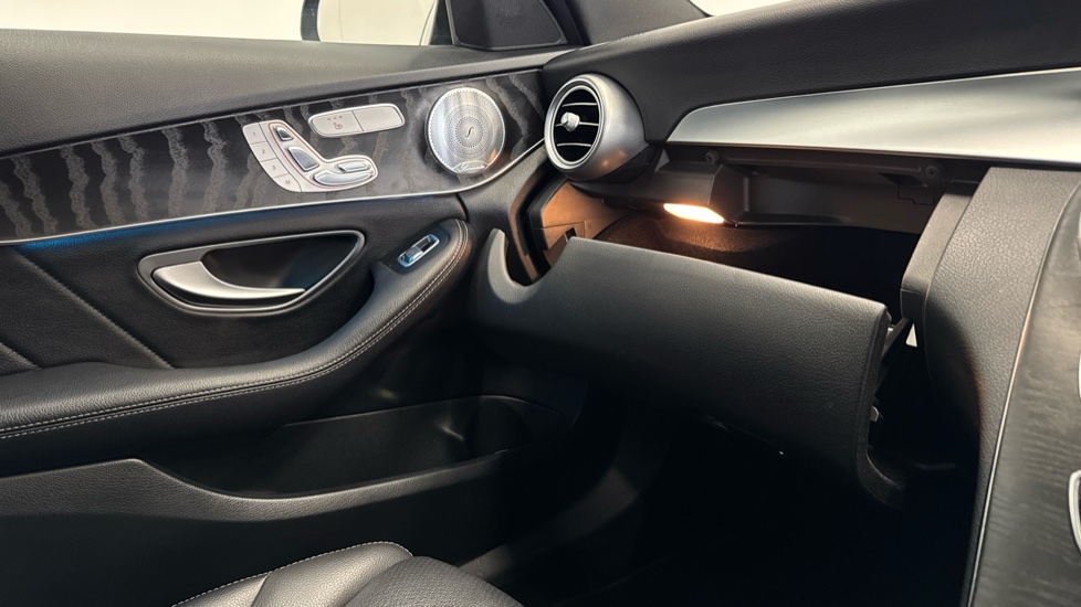 Mercedes-Benz C-Class C250d AMG Line Premium Plus 5dr 9G-Tronic Diesel Estate - Image 36