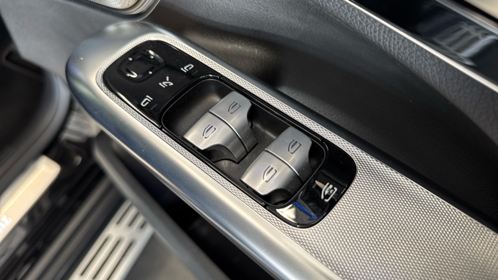 Mercedes-Benz Eqe 350+ 215kW AMG Line Night Ed Prem+ 96kWh 5dr Auto Electric Estate - Image 27