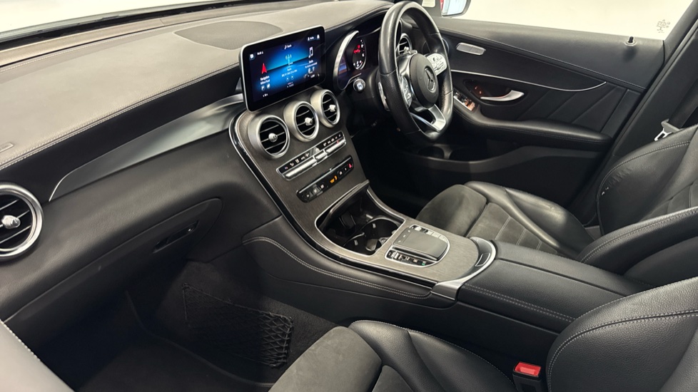 Mercedes-Benz GLC Coupe GLC 220d 4Matic AMG Line 5dr 9G-Tronic Diesel Estate - Image 9