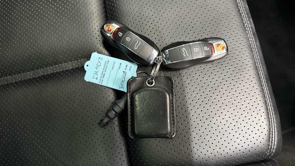 Porsche Macan S 5dr PDK Petrol Estate - Image 20