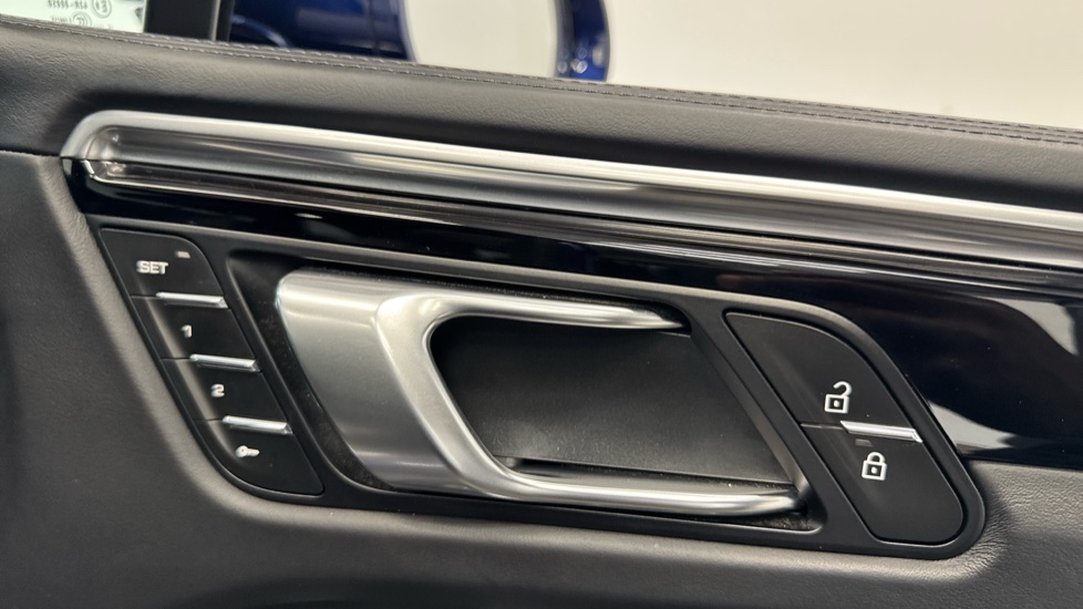 Porsche Macan S 5dr PDK Petrol Estate - Image 22