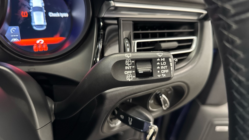 Porsche Macan S 5dr PDK Petrol Estate - Image 25