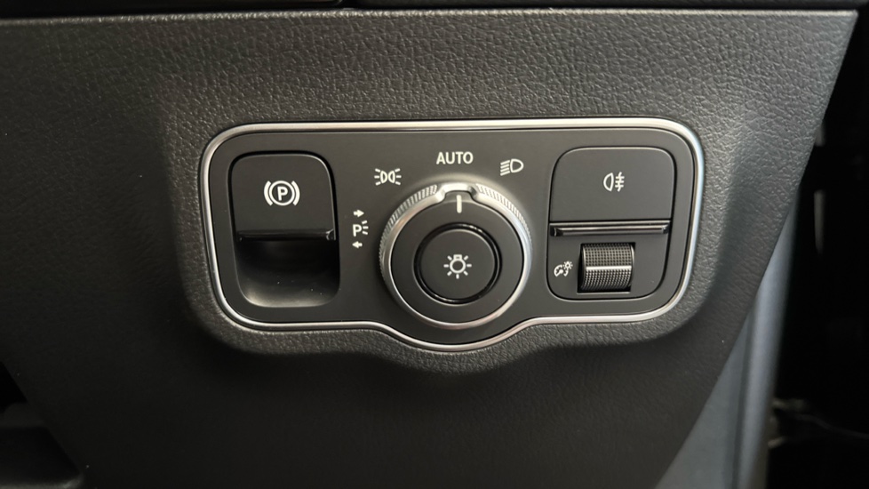 Mercedes-Benz B-Class B200 AMG Line Executive 5dr Auto Petrol Hatchback - Image 27