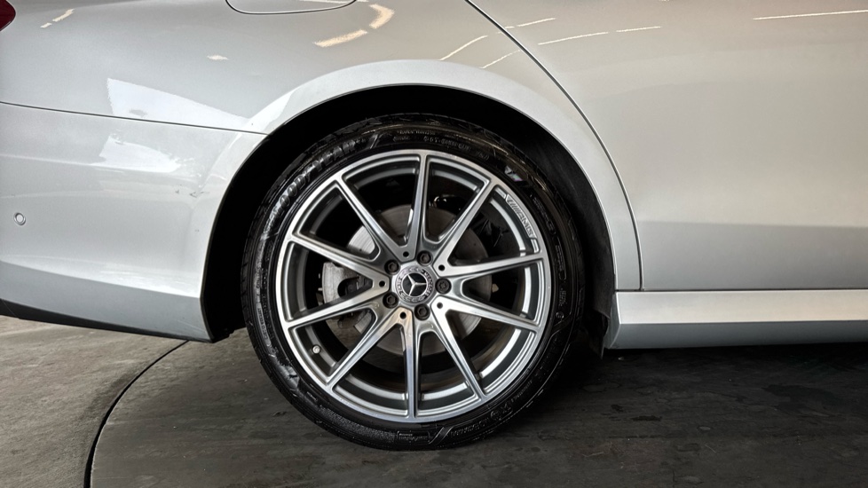 Mercedes-Benz E-Class E350d AMG Line Edition Premium Plus 5dr 9G-Tronic Diesel Estate - Image 7