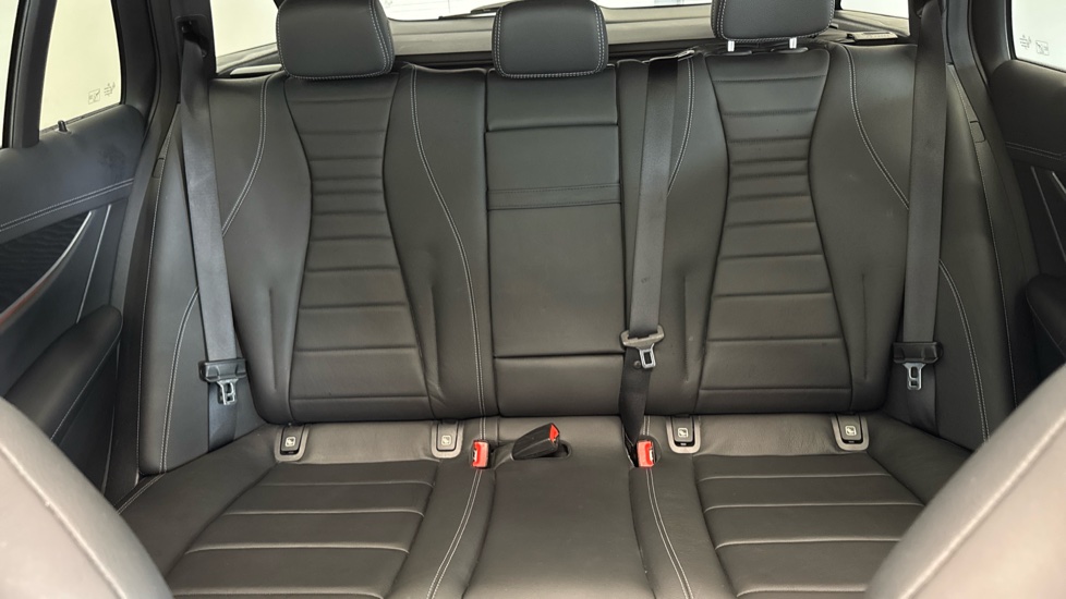 Mercedes-Benz E-Class E350d AMG Line Edition Premium Plus 5dr 9G-Tronic Diesel Estate - Image 15
