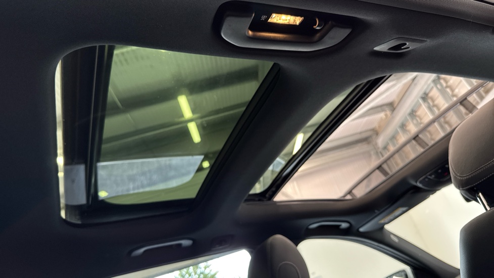 Mercedes-Benz E-Class E350d AMG Line Edition Premium Plus 5dr 9G-Tronic Diesel Estate - Image 31