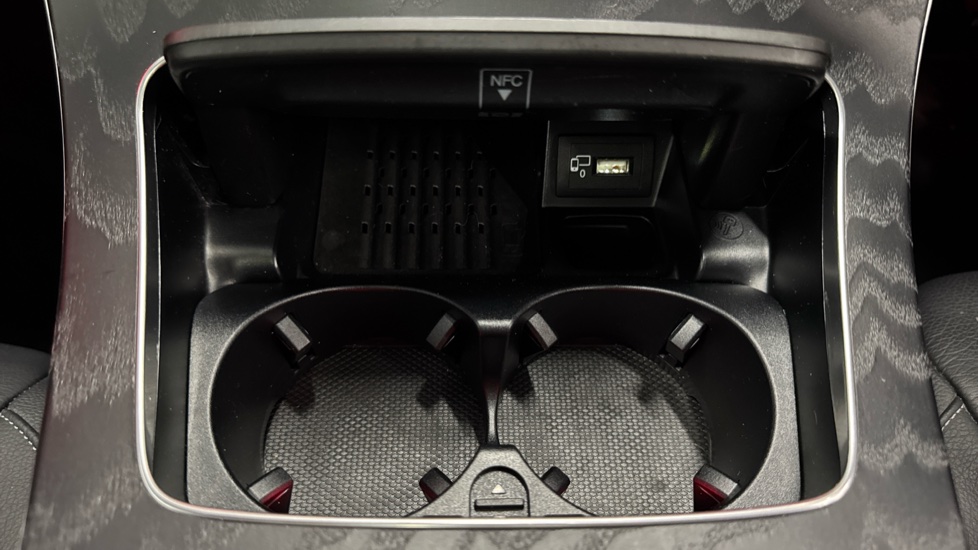 Mercedes-Benz E-Class E350d AMG Line Edition Premium Plus 5dr 9G-Tronic Diesel Estate - Image 35