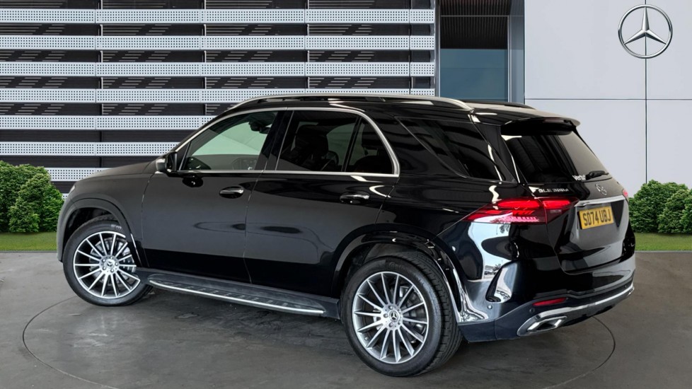 Mercedes-Benz GLE 300d 4Matic AMG Line Prem 5dr 9G-Tronic [7 St] Diesel Estate - Image 2