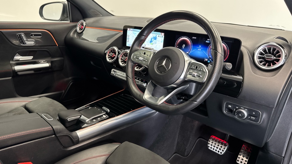 Mercedes-Benz GLA 220d 4Matic AMG Line Premium Plus 5dr Auto Diesel Hatchback - Image 11