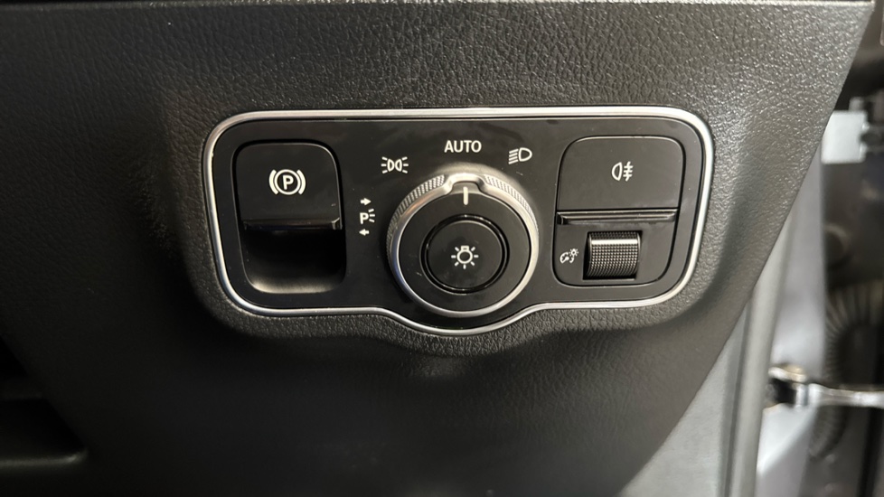 Mercedes-Benz GLA 220d 4Matic AMG Line Premium Plus 5dr Auto Diesel Hatchback - Image 27