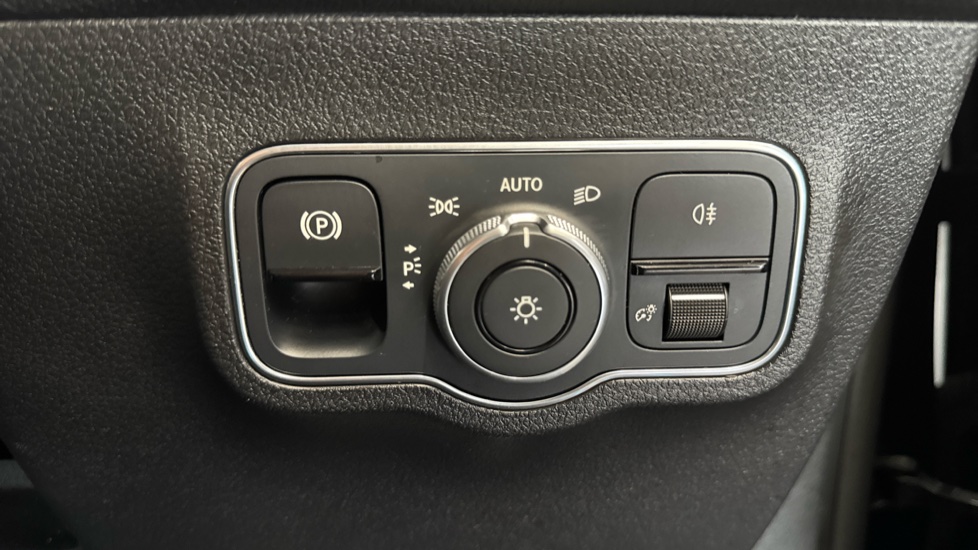 Mercedes-Benz Eqb 350 4Matic 215kW AMG Line 66.5kWh 5dr Auto Electric Estate - Image 28