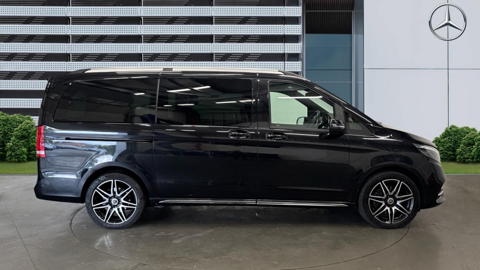 Mercedes-Benz V-Class V220 d AMG Line 5dr 9G-Tronic [Long] Diesel Estate - Image 5