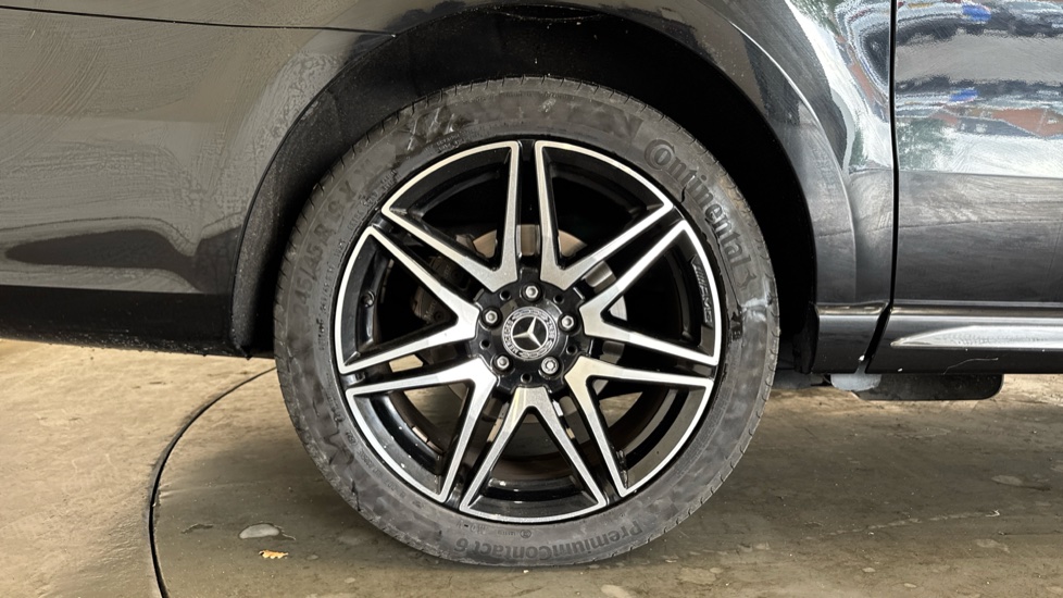 Mercedes-Benz V-Class V220 d AMG Line 5dr 9G-Tronic [Long] Diesel Estate - Image 7