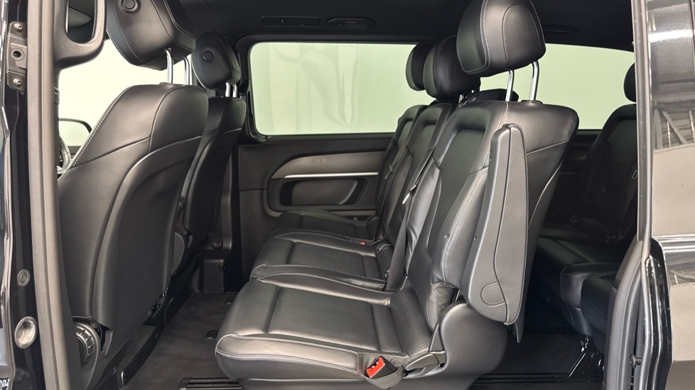 Mercedes-Benz V-Class V220 d AMG Line 5dr 9G-Tronic [Long] Diesel Estate - Image 16