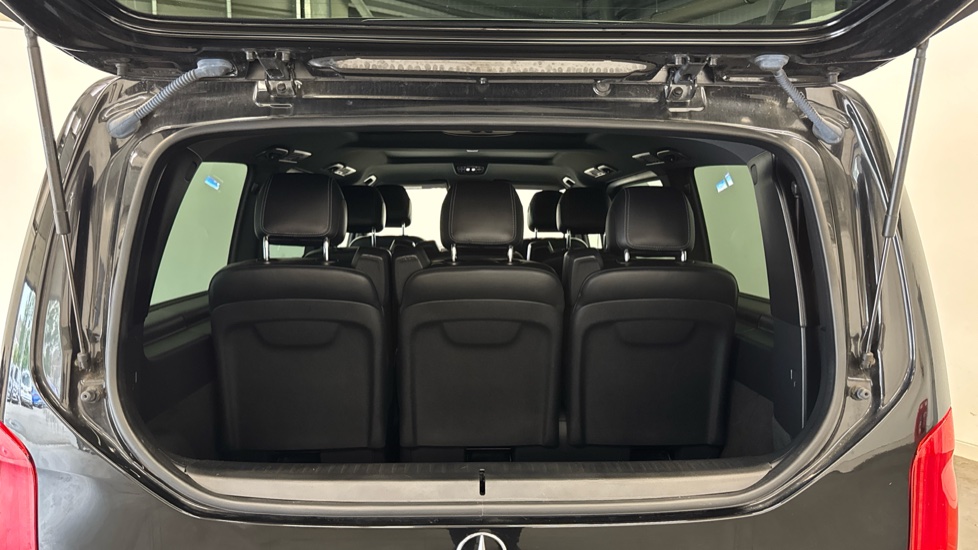Mercedes-Benz V-Class V220 d AMG Line 5dr 9G-Tronic [Long] Diesel Estate - Image 17