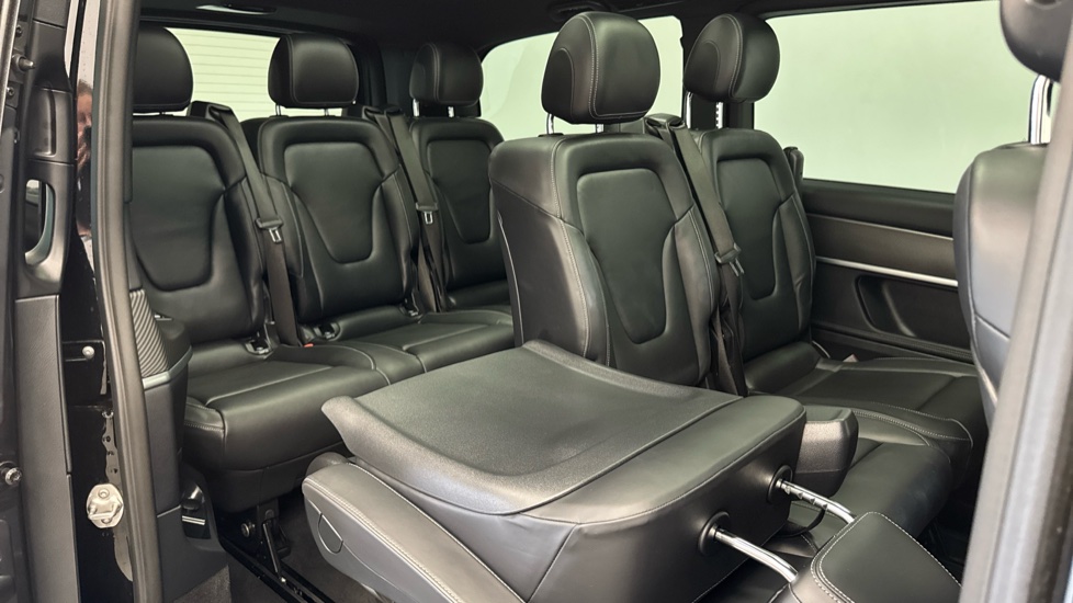 Mercedes-Benz V-Class V220 d AMG Line 5dr 9G-Tronic [Long] Diesel Estate - Image 21