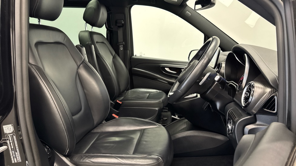 Mercedes-Benz V-Class V220 d AMG Line 5dr 9G-Tronic [Long] Diesel Estate - Image 23