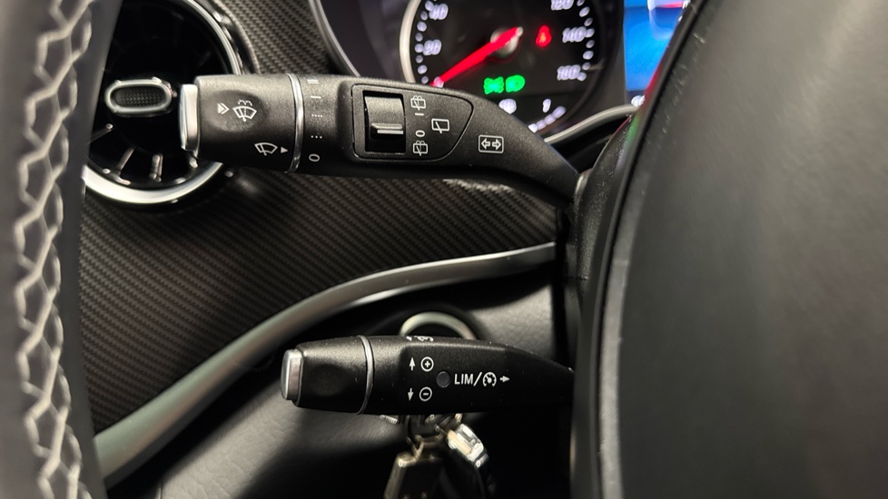 Mercedes-Benz V-Class V220 d AMG Line 5dr 9G-Tronic [Long] Diesel Estate - Image 27
