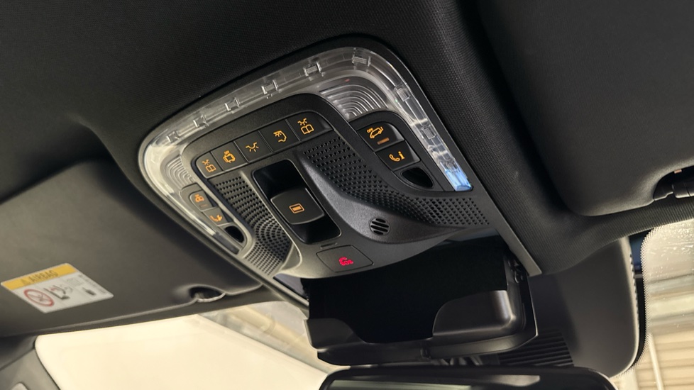 Mercedes-Benz V-Class V220 d AMG Line 5dr 9G-Tronic [Long] Diesel Estate - Image 32