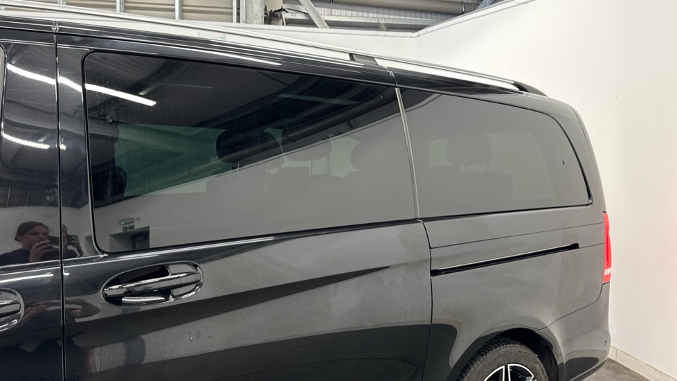 Mercedes-Benz V-Class V220 d AMG Line 5dr 9G-Tronic [Long] Diesel Estate - Image 43