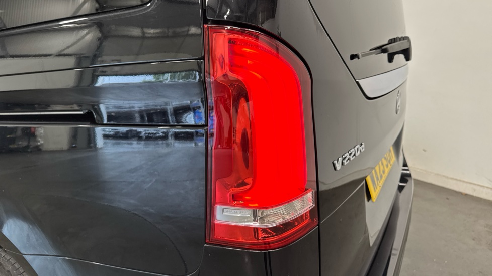 Mercedes-Benz V-Class V220 d AMG Line 5dr 9G-Tronic [Long] Diesel Estate - Image 44
