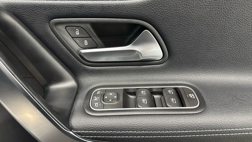 Mercedes-Benz A-Class A180 Sport Executive Edition 5dr Auto Petrol Hatchback - Image 25