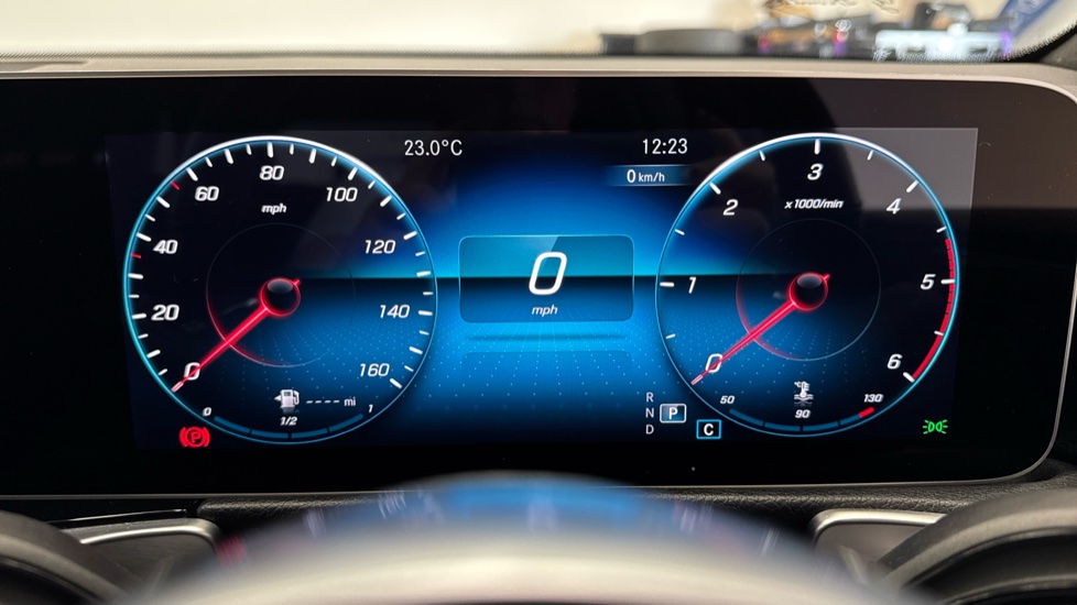 Mercedes-Benz GLB 220d 4Matic AMG Line Premium 5dr 8G-Tronic Diesel Estate - Image 18