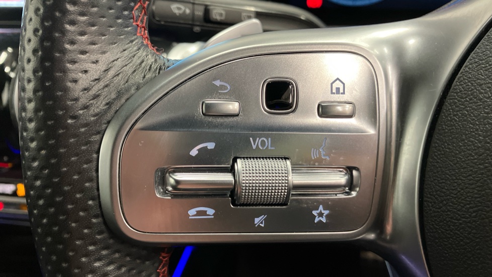 Mercedes-Benz GLB 220d 4Matic AMG Line Premium 5dr 8G-Tronic Diesel Estate - Image 29