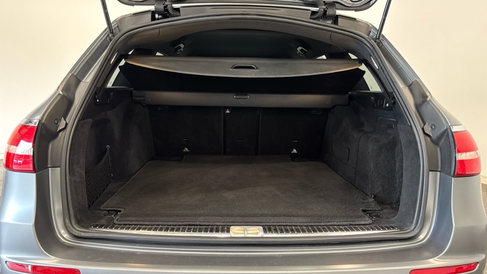 Mercedes-AMG E-Class E53 4Matic+ Premium 5dr 9G-Tronic Petrol Estate - Image 4