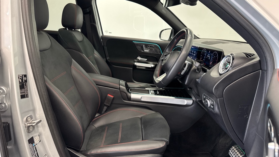 Mercedes-Benz GLB 200d AMG Line Premium Plus 5dr 8G-Tronic Diesel Estate - Image 27