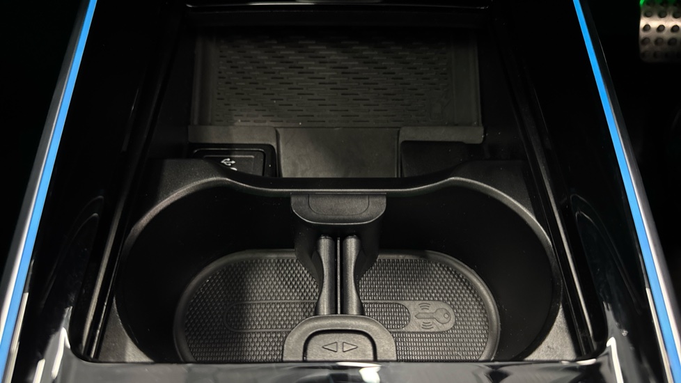 Mercedes-Benz GLB 200d AMG Line Premium Plus 5dr 8G-Tronic Diesel Estate - Image 35